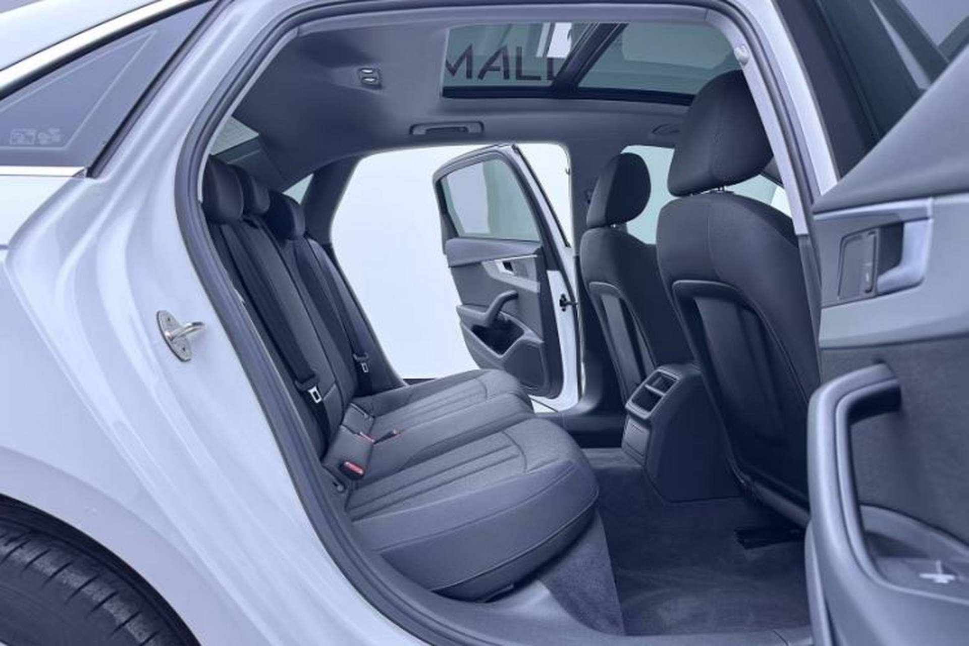 Used Audi A4L 2019 40 TFSI Ambition Version China V Interior 10
