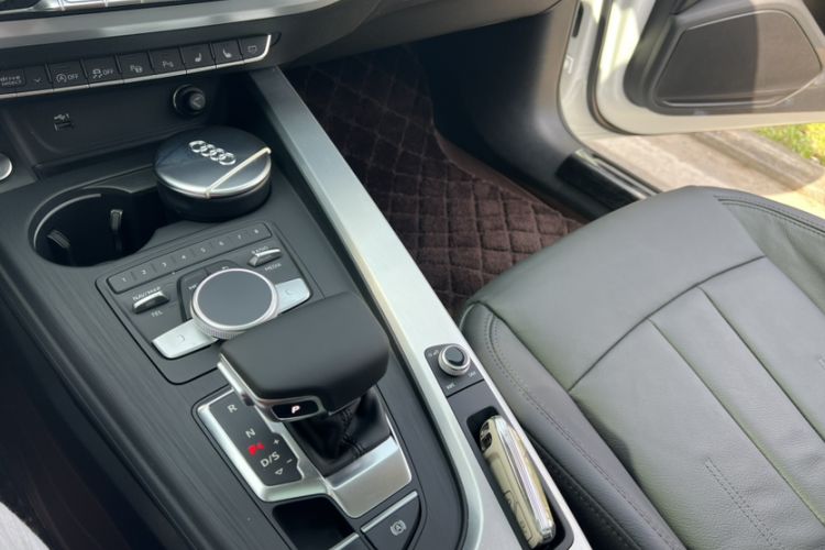 Used Audi A4L 2019 40 TFSI Fashion Edition China VI Emission Standard Interior 11