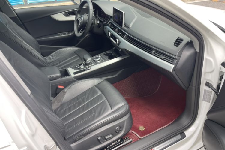 Used Audi A4L 2019 40 TFSI Fashion Edition China VI Emission Standard Interior 12