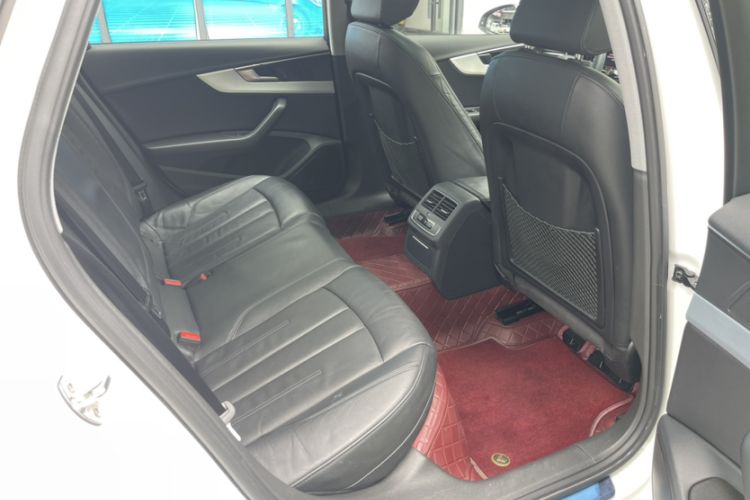 Used Audi A4L 2019 40 TFSI Fashion Edition China VI Emission Standard Interior 13