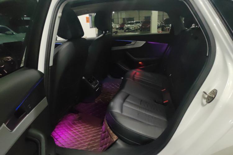 Used Audi A4L 2019 40 TFSI Fashion Edition China VI Emission Standard Interior 2