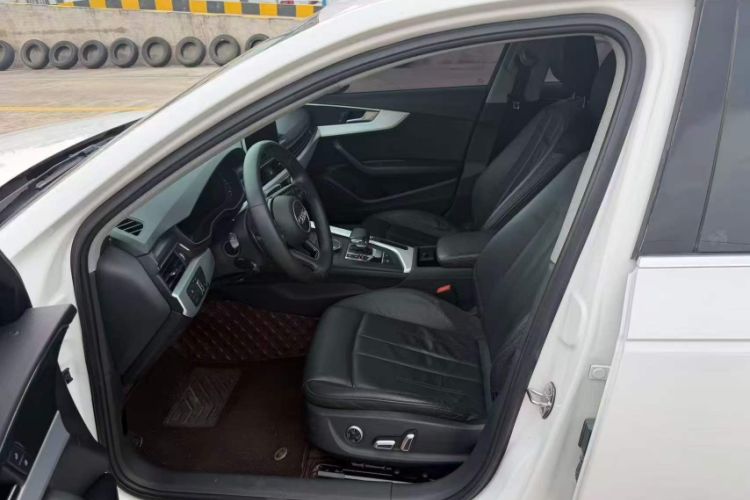 Used Audi A4L 2019 40 TFSI Fashion Edition China VI Emission Standard Interior 2