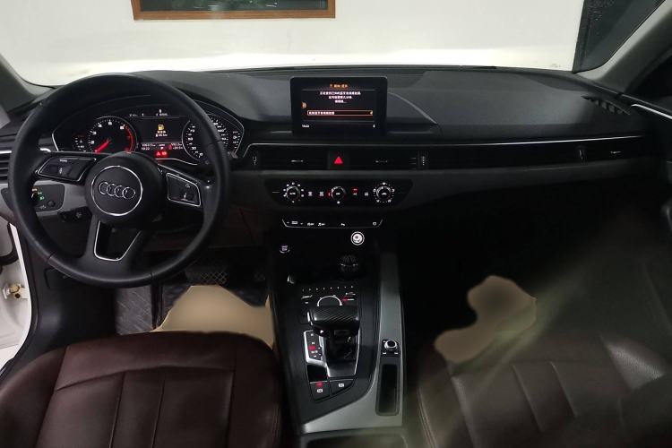Used Audi A4L 2019 40 TFSI Ambition China VI Interior 2