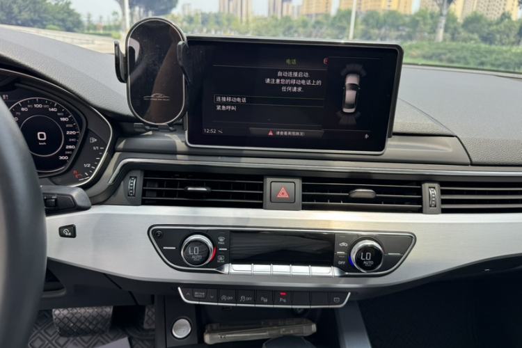 Used Audi A4L 2019 40 TFSI Fashion Edition China VI Emission Standard Interior 2