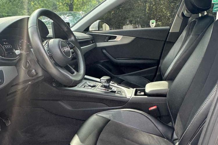 Used Audi A4L 2019 40 TFSI Ambition Version China V Interior 2