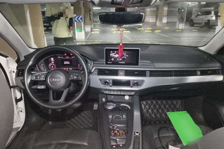 Used Audi A4L 2019 40 TFSI Fashion Edition China VI Emission Standard Interior 2