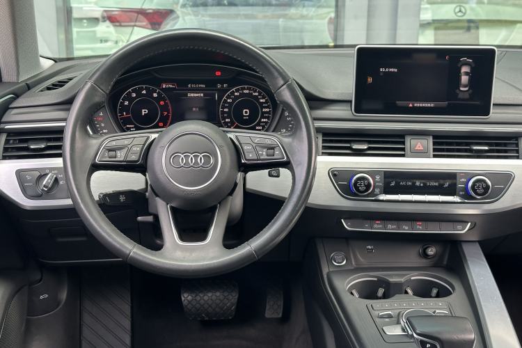 Used Audi A4L 2019 40 TFSI Fashion Edition China VI Emission Standard Interior 2