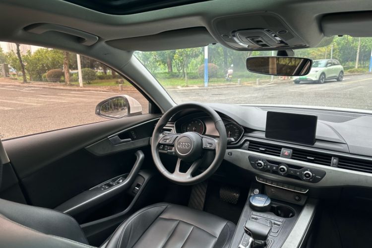 Used Audi A4L 2019 40 TFSI Ambition China VI Interior 2