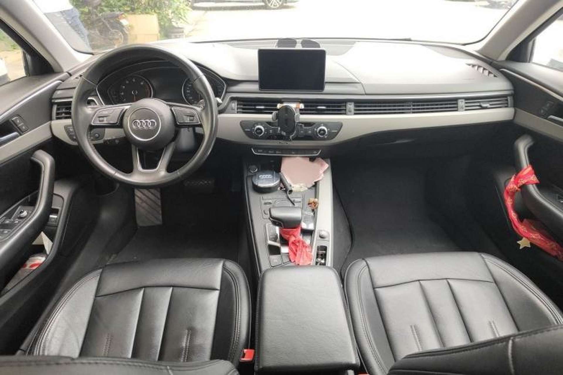 Used Audi A4L 2019 40 TFSI Ambition China VI Interior 2