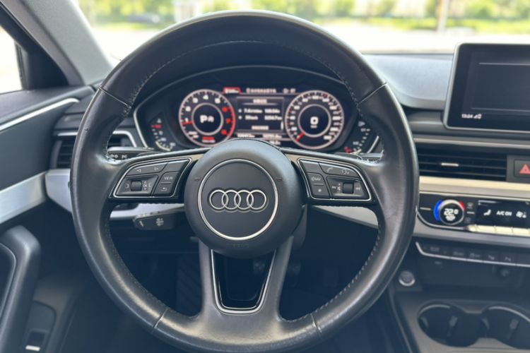 Used Audi A4L 2019 40 TFSI Fashion Edition China VI Emission Standard Interior 2