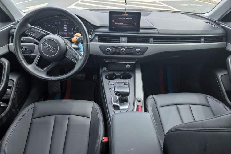 Used Audi A4L 2019 40 TFSI Ambition Version China V Interior 2
