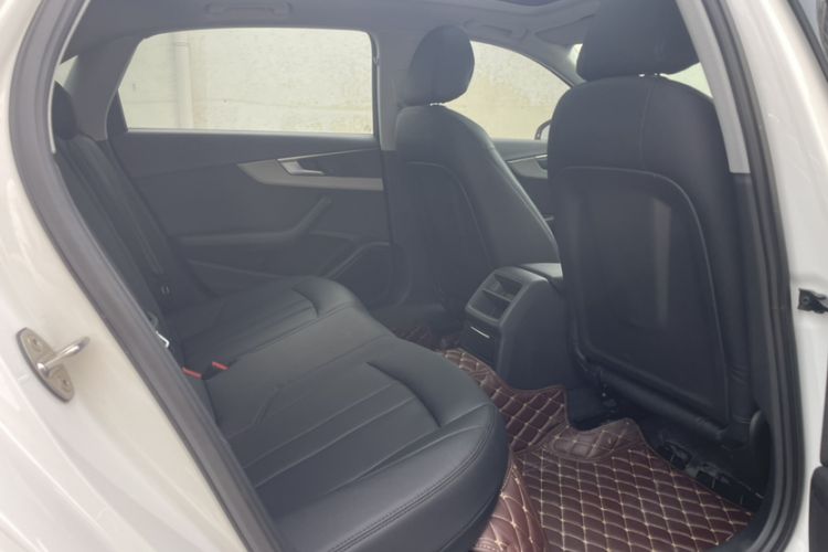 Used Audi A4L 2019 40 TFSI Ambition China VI Interior 2