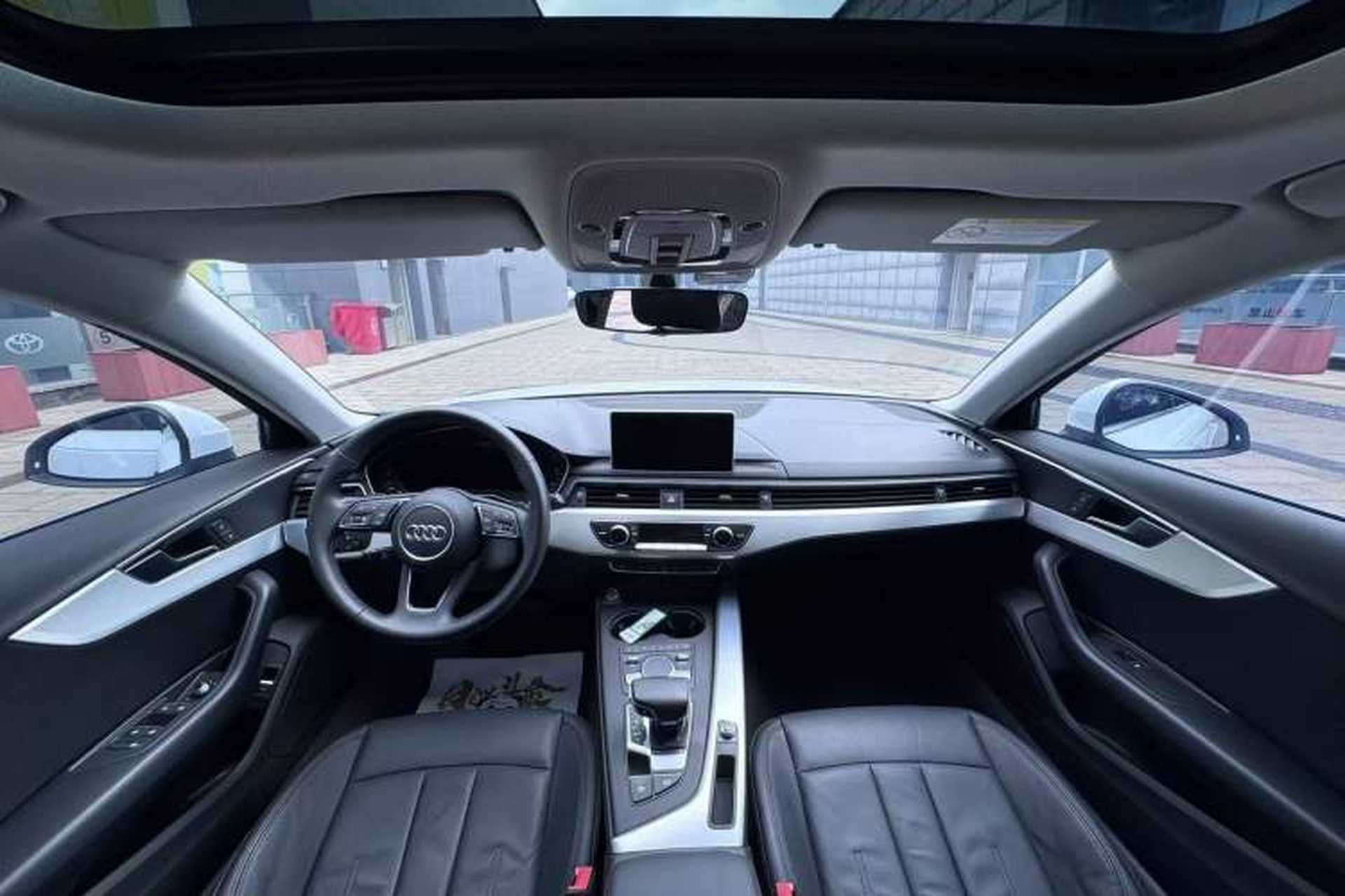 Used Audi A4L 2019 40 TFSI Fashion Version China V Interior 2