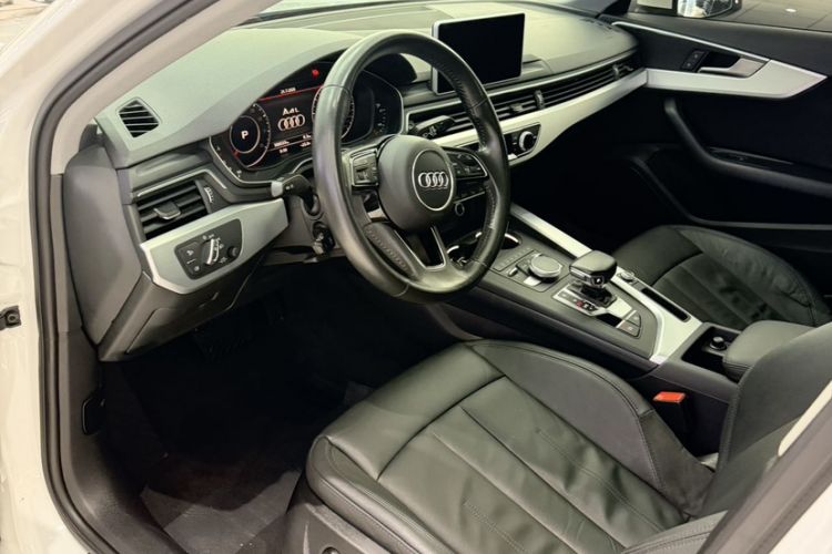 Used Audi A4L 2019 40 TFSI Fashion Edition China VI Emission Standard Interior 2
