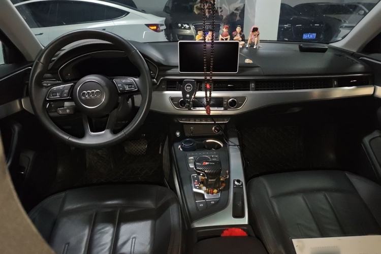 Used Audi A4L 2019 40 TFSI Fashion Edition China VI Emission Standard Interior 2