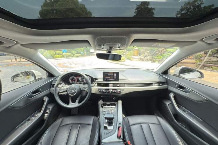 Used Audi A4L 2019 40 TFSI Ambition China VI Interior 2