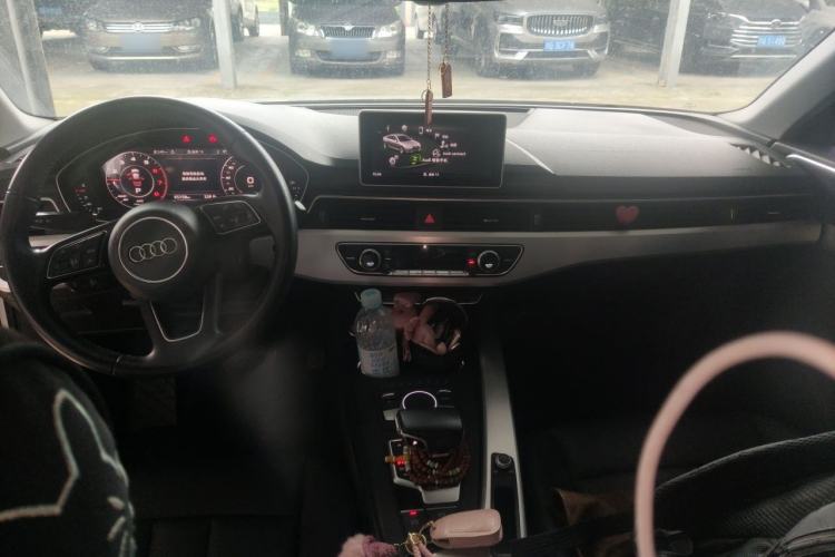 Used Audi A4L 2019 40 TFSI Fashion Edition China VI Emission Standard Interior 2