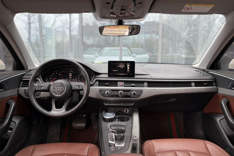 Used Audi A4L 2019 40 TFSI Ambition China VI Interior 2