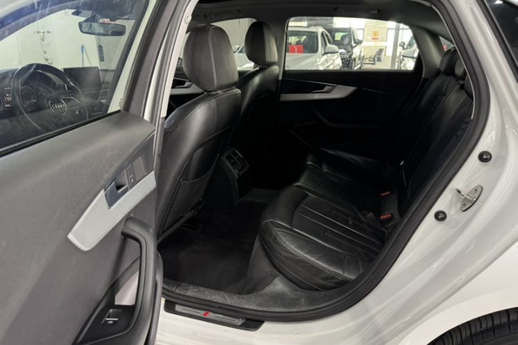 Used Audi A4L 2019 40 TFSI Fashion Edition China VI Emission Standard Interior 2