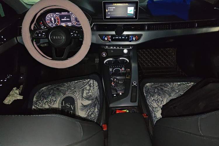 Used Audi A4L 2019 40 TFSI Fashion Version China V Interior 2