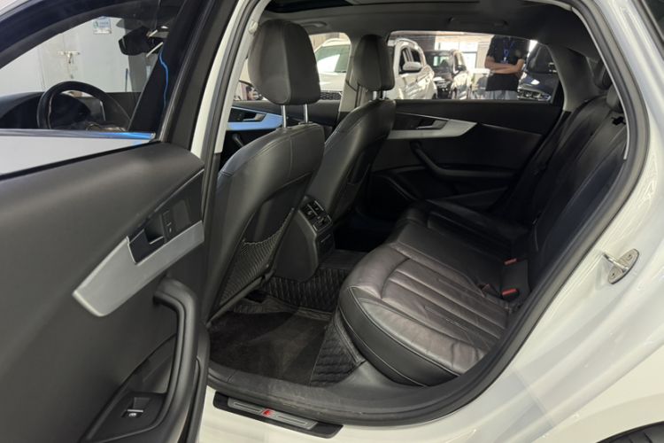 Used Audi A4L 2019 40 TFSI Fashion Edition China VI Emission Standard Interior 2