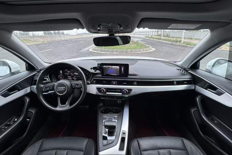 Used Audi A4L 2019 40 TFSI Fashion Version China V Interior 2