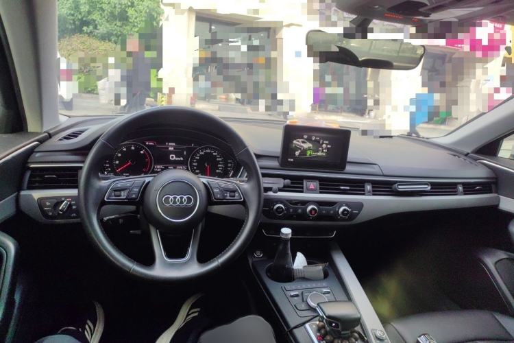 Used Audi A4L 2019 40 TFSI Ambition China VI Interior 2