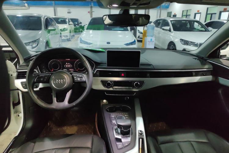 Used Audi A4L 2019 40 TFSI Fashion Edition China VI Emission Standard Interior 3
