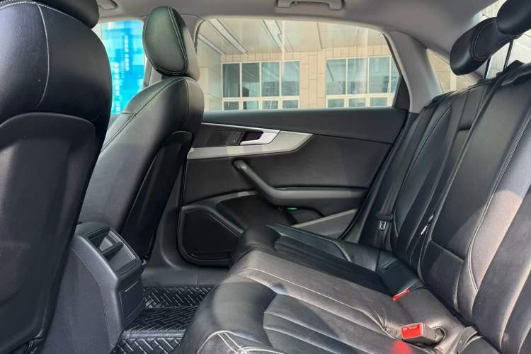 Used Audi A4L 2019 40 TFSI Ambition Version China V Interior 3