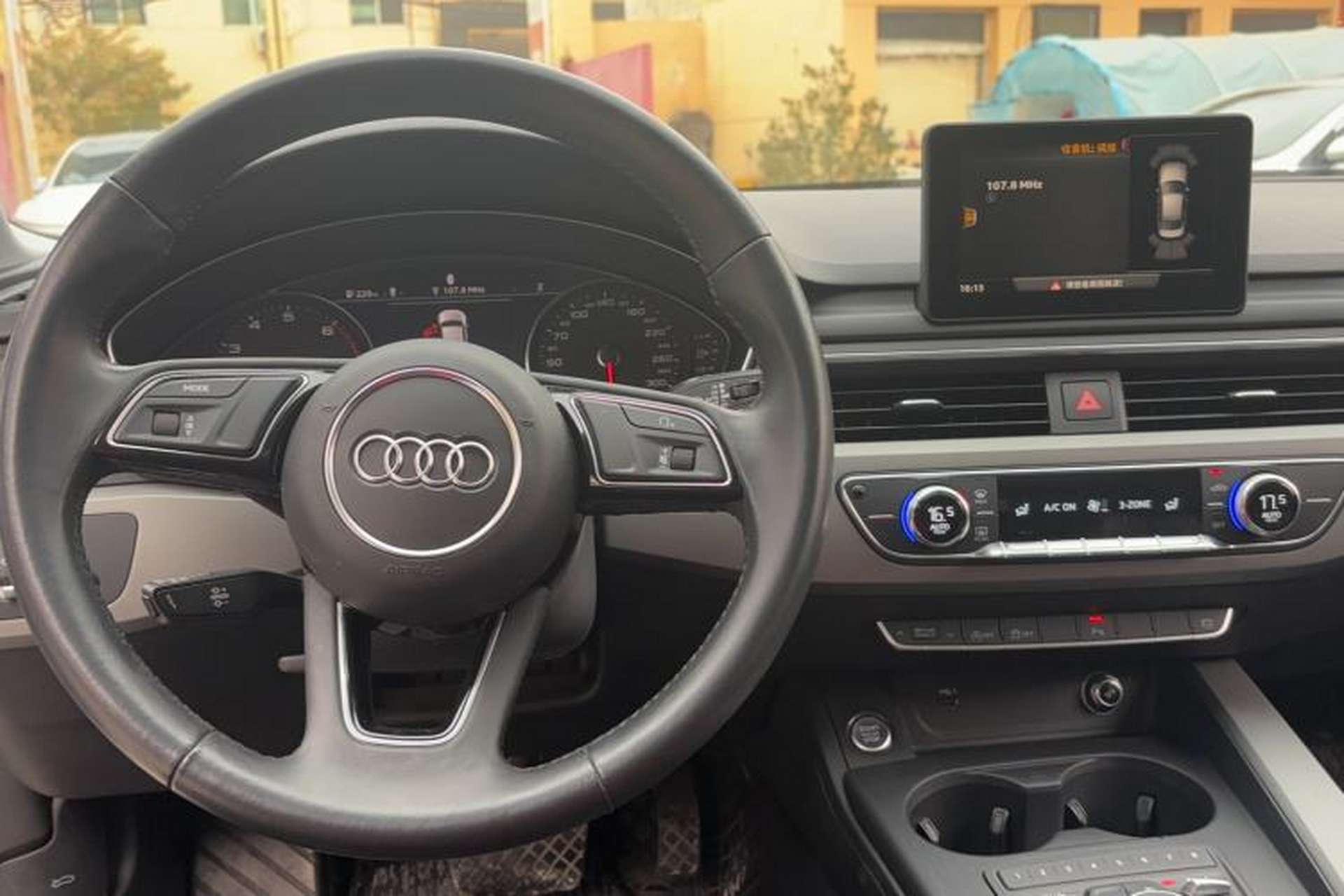 Used Audi A4L 2019 40 TFSI Ambition China VI Interior 3