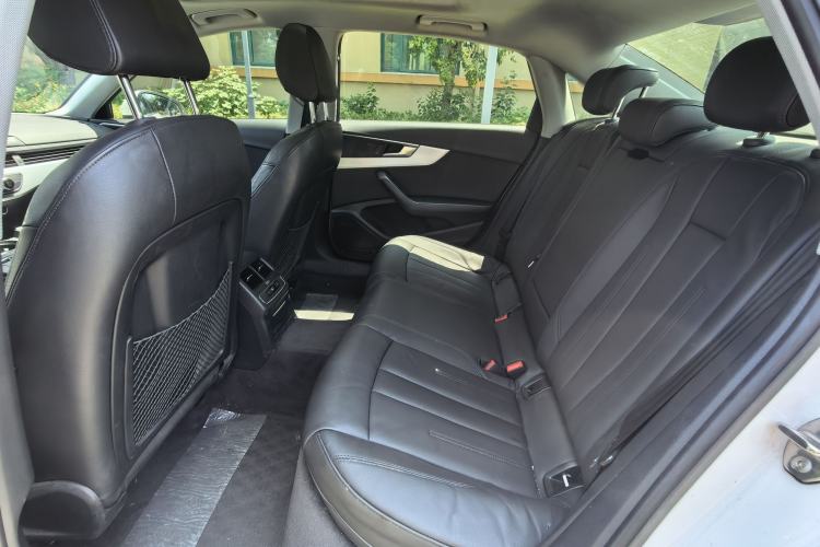 Used Audi A4L 2019 40 TFSI Fashion Edition China VI Emission Standard Interior 3