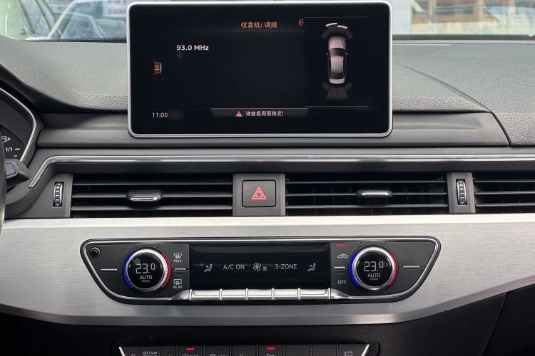 Used Audi A4L 2019 40 TFSI Fashion Edition China VI Emission Standard Interior 3