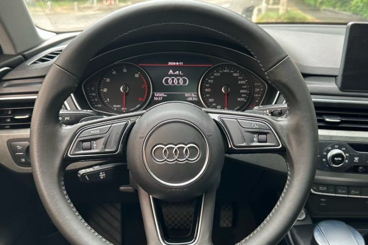 Used Audi A4L 2019 40 TFSI Ambition China VI Interior 3