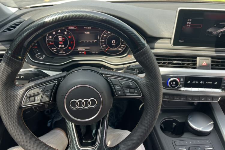 Used Audi A4L 2019 40 TFSI Fashion Edition China VI Emission Standard Interior 3