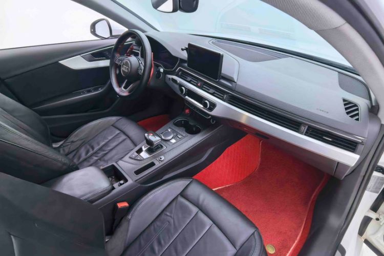 Used Audi A4L 2019 40 TFSI Fashion Version China V Interior 3