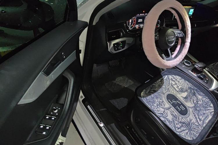Used Audi A4L 2019 40 TFSI Fashion Version China V Interior 3