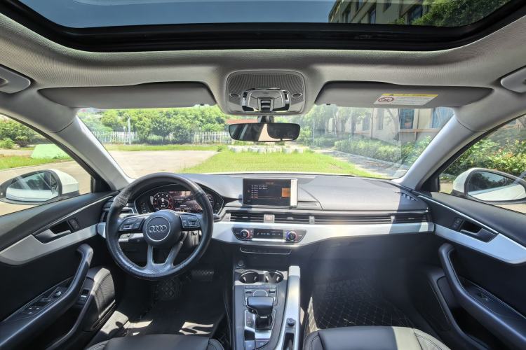 Used Audi A4L 2019 40 TFSI Fashion Edition China VI Emission Standard Interior 4