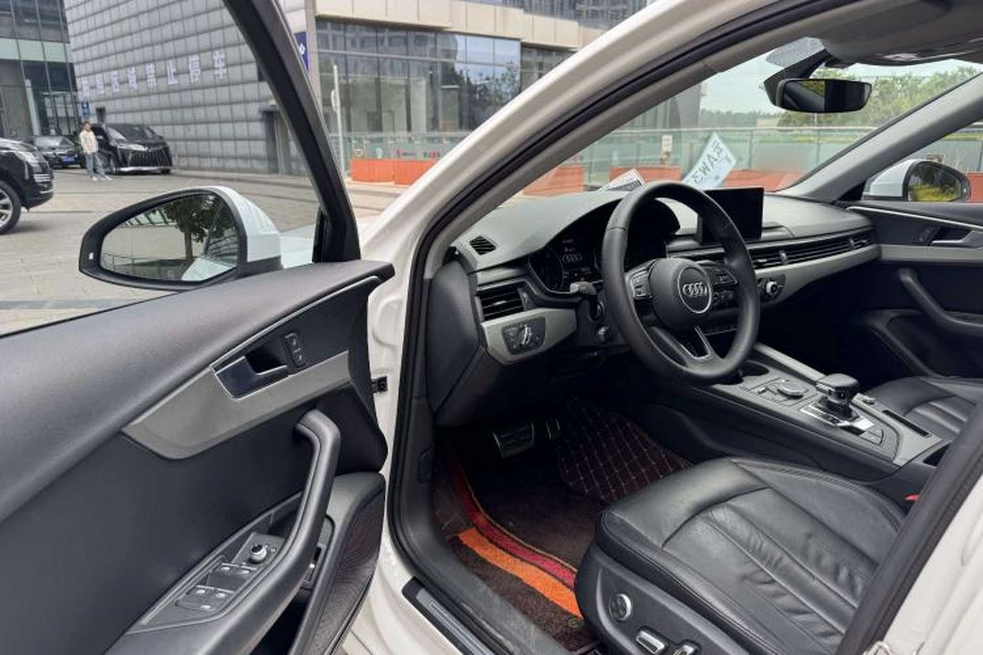 Used Audi A4L 2019 40 TFSI Ambition China VI Interior 4