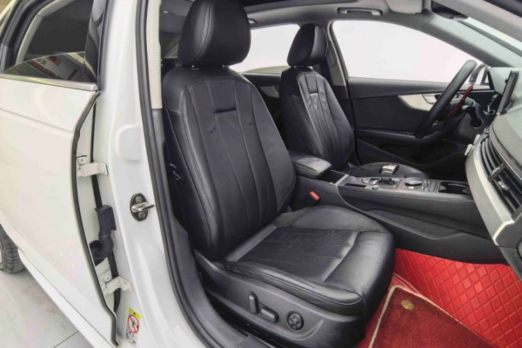 Used Audi A4L 2019 40 TFSI Fashion Version China V Interior 4