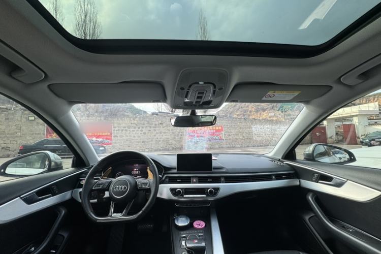 Used Audi A4L 2019 40 TFSI Fashion Edition China VI Emission Standard Interior 5