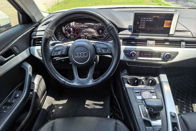 Used Audi A4L 2019 40 TFSI Fashion Edition China VI Emission Standard Interior 5