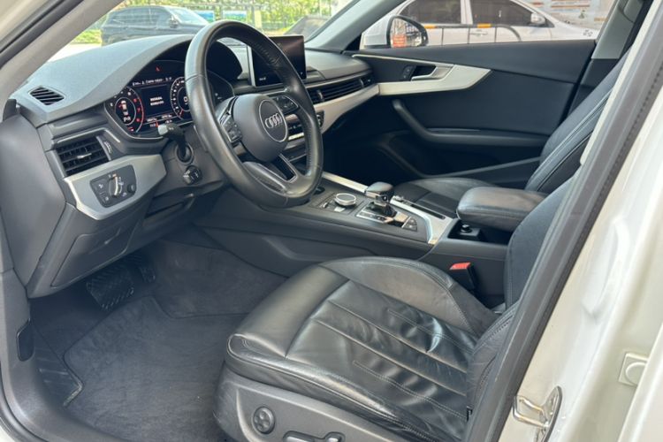 Used Audi A4L 2019 40 TFSI Fashion Edition China VI Emission Standard Interior 5
