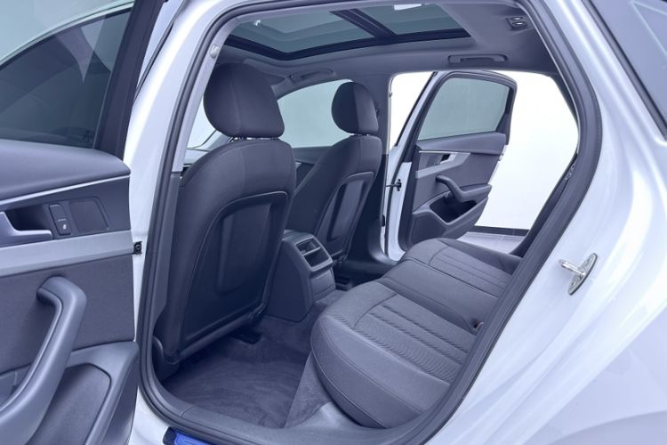 Used Audi A4L 2019 40 TFSI Ambition Version China V Interior 5