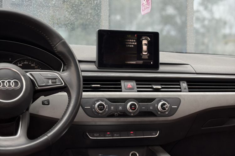 Used Audi A4L 2019 40 TFSI Ambition China VI Interior 5