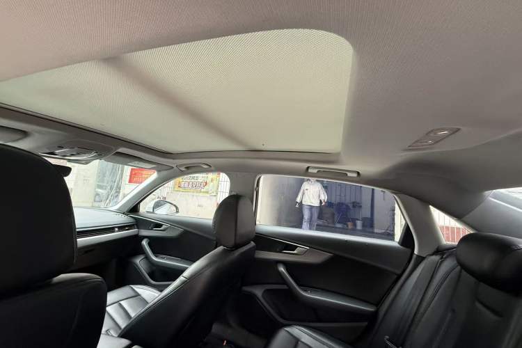 Used Audi A4L 2019 40 TFSI Ambition China VI Interior 5