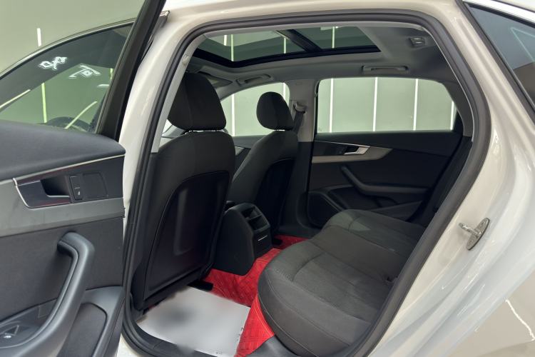Used Audi A4L 2019 40 TFSI Ambition China VI Interior 6