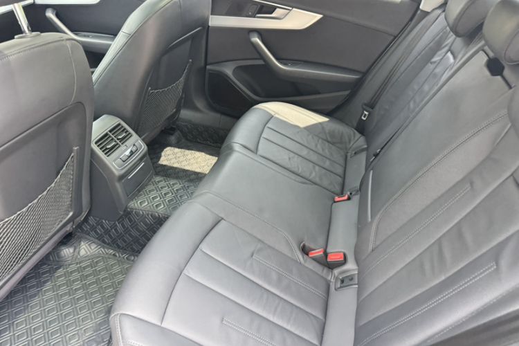 Used Audi A4L 2019 40 TFSI Fashion Edition China VI Emission Standard Interior 6
