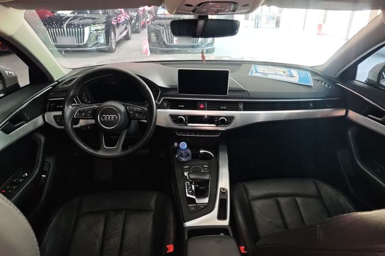Used Audi A4L 2019 40 TFSI Fashion Edition China VI Emission Standard Interior 6