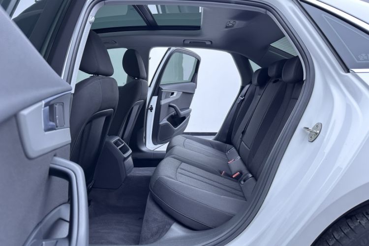 Used Audi A4L 2019 40 TFSI Ambition Version China V Interior 6