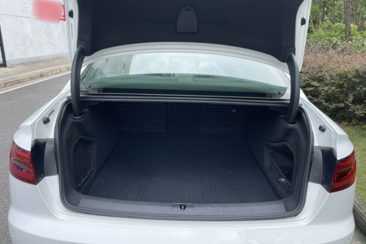 Used Audi A4L 2019 40 TFSI Fashion Edition China VI Emission Standard Interior 7